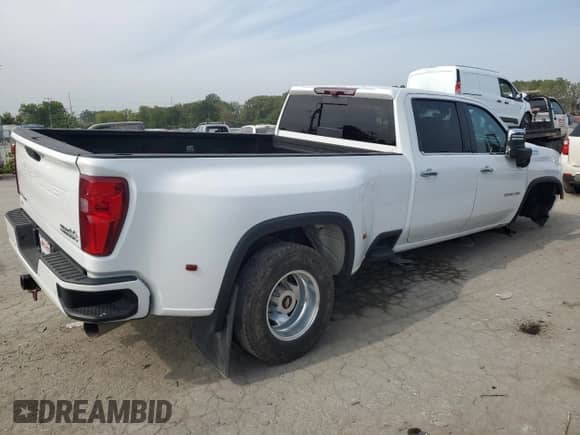 2021 Chevrolet Silverado 3500HD High Country z VIN 1GC4YVEY0MF246295, wystawiony jako Copart lot #70669874 z przebiegiem 134 097 mil mil oraz Szkoda całkowita • Salvage title. Historia ofert i sprzedaży dostępna na DreamBid. Obrazek 3.