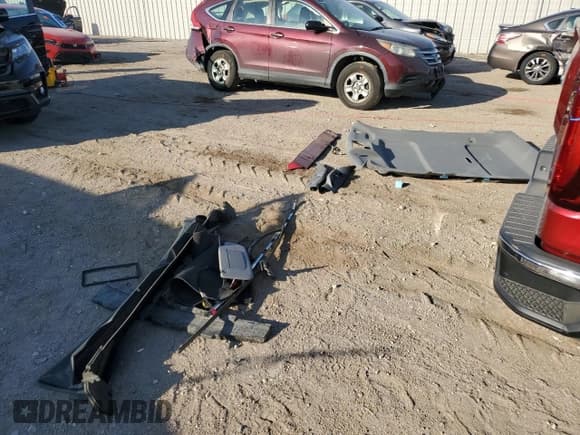 ✅ 2020 GMC Sierra 1500 SLT • VIN: 3GTU9DED0LG232883 • Lot: 81667435. Wystawiony na Copart z przebiegiem 80 937 mil. Bezpłatny archiwum sprzedaży aukcyjnych z USA i szczegółowy raport historii pojazdu na DreamBid. Zdjęcie 12.