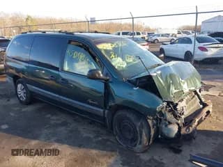✅ 1998 Plymouth Voyager SE • VIN: 1P4GP44G4WB769991 • Lot: 41508324. Wystawiony na IAAI z przebiegiem 129 915 mil. Bezpłatny archiwum sprzedaży aukcyjnych z USA i szczegółowy raport historii pojazdu na DreamBid. Zdjęcie 1.