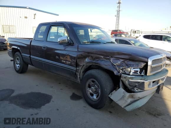 ✅ 1997 Dodge 1500 • VIN: 3B7HC13Y5VG832342 • Лот: 88210935. Размещён на Copart с пробегом 133 613 миль миль. Получите бесплатный доступ к архиву аукционных продаж из США и посмотрите подробный отчёт об истории автомобиля на DreamBid. Изображение 4.