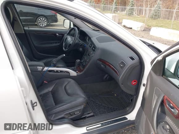 ✅ 2007 Volvo XC70 • VIN: YV4SZ592871275908 • Lot: 43595536. Listed on IAAI with 177,088 mi. Free auction sales archive from the USA and detailed vehicle history report at DreamBid. Image 5.