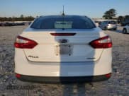 ✅ 2014 Ford Focus S • VIN: 1FADP3E26EL112581 • Lot: 91403165. Wystawiony na Copart z przebiegiem 51 821 mil. Bezpłatny archiwum sprzedaży aukcyjnych z USA i szczegółowy raport historii pojazdu na DreamBid. Zdjęcie 6.