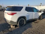 ✅ 2021 Chevrolet Traverse LS • VIN: 1GNERFKW1MJ175851 • Lot: 89685725. Wystawiony na Copart z przebiegiem 83 124 mil. Bezpłatny archiwum sprzedaży aukcyjnych z USA i szczegółowy raport historii pojazdu na DreamBid. Zdjęcie 3.