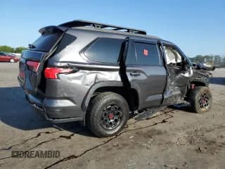 ✅ 2023 Toyota Sequoia SR5 • VIN: 7SVAAABA8PX010375 • Лот: 68346364. Опубликован ранее на Copart с пробегом 15 326 миль. Бесплатный доступ к архиву аукционных продаж из США и подробный отчёт об истории автомобиля на DreamBid. Изображение 3.