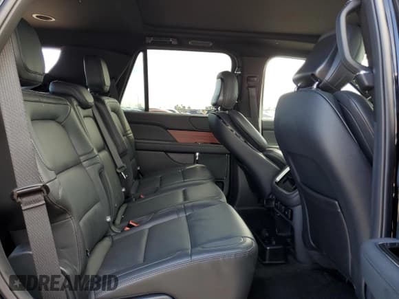 ✅ 2024 Lincoln Navigator Premiere • VIN: 5LMJJ2NG6REL10262 • Лот: 70978374. Опубликован ранее на Copart с пробегом Не указан. Бесплатный доступ к архиву аукционных продаж из США и подробный отчёт об истории автомобиля на DreamBid. Изображение 10.