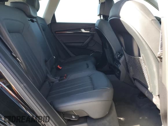 ✅ 2020 Audi Q5 Premium • VIN: WA1ANAFYXL2068611 • Lot: 91819655. Wystawiony na Copart z przebiegiem 74 129 mil. Bezpłatny archiwum sprzedaży aukcyjnych z USA i szczegółowy raport historii pojazdu na DreamBid. Zdjęcie 11.