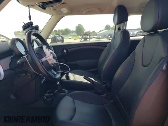 2013 MINI Hardtop with VIN WMWSU3C57DT546947, listed as a Copart auction lot 62088645 with 99,944 mi miles and Salvage title. Bid and sale history available at DreamBid. Image 7.