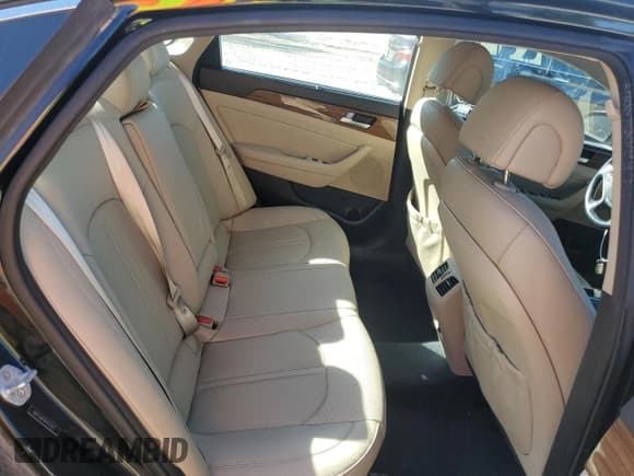 ✅ 2015 Hyundai Sonata Limited • VIN: 5NPE34AF9FH127977 • Лот: 90620445. Опубликован ранее на Copart с пробегом 131 973 миль. Бесплатный доступ к архиву аукционных продаж из США и подробный отчёт об истории автомобиля на DreamBid. Изображение 10.