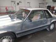 ✅ 1989 Ford Mustang • VIN: 1FABP40A3KF188992 • Lot: 42076796. Wystawiony na IAAI z przebiegiem 43 676 mil. Bezpłatny archiwum sprzedaży aukcyjnych z USA i szczegółowy raport historii pojazdu na DreamBid. Zdjęcie 6.