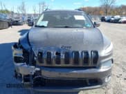 ✅ 2018 Jeep Cherokee Latitude • VIN: 1C4PJMCB5JD575754 • Lot: 43616882. Wystawiony na IAAI z przebiegiem 47 899 mil. Bezpłatny archiwum sprzedaży aukcyjnych z USA i szczegółowy raport historii pojazdu na DreamBid. Zdjęcie 11.