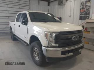 ✅ 2019 Ford F-250 XL • VIN: 1FT7W2BT6KEC61302 • Lot: 42564232. Listed on IAAI with 233,409 mi. Free auction sales archive from the USA and detailed vehicle history report at DreamBid. Image 1.