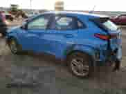 2020 Hyundai Kona SE z VIN KM8K1CAA0LU586836, wystawiony jako Copart lot #70412412 z przebiegiem 73 857 mil mil oraz . Historia ofert i sprzedaży dostępna na DreamBid. Obrazek 2.