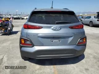 ✅ 2018 Hyundai Kona SEL • VIN: KM8K62AA1JU158282 • Лот: 70139883. Опубликован ранее на Copart с пробегом 24 011 миль. Бесплатный доступ к архиву аукционных продаж из США и подробный отчёт об истории автомобиля на DreamBid. Изображение 6.