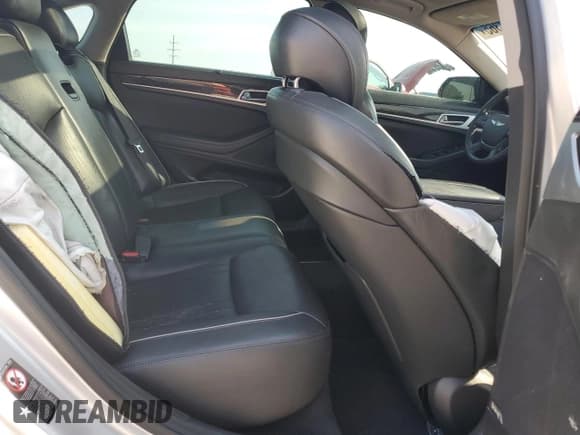 ✅ 2016 Hyundai Genesis 3.8L • VIN: KMHGN4JE3GU132170 • Lot: 65927365. Listed on Copart with 98,637 mi. Free auction sales archive from the USA and detailed vehicle history report at DreamBid. Image 10.