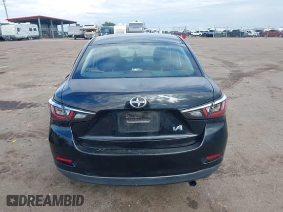 ✅ 2016 Scion iA • VIN: 3MYDLBZV2GY120886 • Lot: 43582142. Wystawiony na IAAI z przebiegiem 162 778 mil. Bezpłatny archiwum sprzedaży aukcyjnych z USA i szczegółowy raport historii pojazdu na DreamBid. Zdjęcie 17.