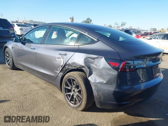 ✅ 2023 Tesla Model 3 • VIN: 5YJ3E1EA0PF540790 • Lot: 43580803. Wystawiony na IAAI z przebiegiem 21 936 mil. Bezpłatny archiwum sprzedaży aukcyjnych z USA i szczegółowy raport historii pojazdu na DreamBid. Zdjęcie 3.