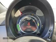 ✅ 2017 FIAT 500e • VIN: 3C3CFFGE1HT598411 • Lot: 58774295. Listed on Copart with 73,573 mi. Free auction sales archive from the USA and detailed vehicle history report at DreamBid. Image 9.