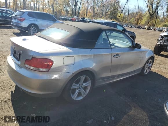 ✅ 2008 BMW 1 Series 128i • VIN: WBAUL73568VE88393 • Lot: 86884905. Listed on Copart with 83,588 mi. Free auction sales archive from the USA and detailed vehicle history report at DreamBid. Image 3.
