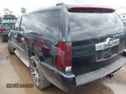 ✅ 2008 Cadillac Escalade ESV • VIN: 1GYFK66828R106598 • Lot: 42327655. Listed on IAAI with 232,437 mi. Free auction sales archive from the USA and detailed vehicle history report at DreamBid. Image 3.