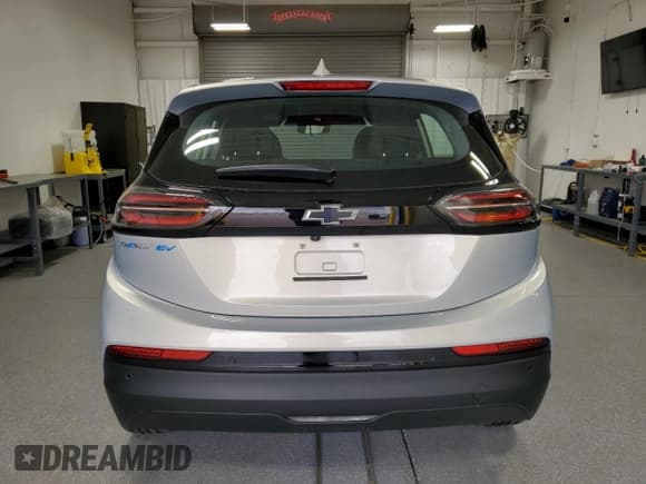 ✅ 2023 Chevrolet Bolt EV 1LT • VIN: 1G1FW6S09P4200041 • Лот: 56061685. Опубликован ранее на Copart с пробегом 16 834 миль. Бесплатный доступ к архиву аукционных продаж из США и подробный отчёт об истории автомобиля на DreamBid. Изображение 6.