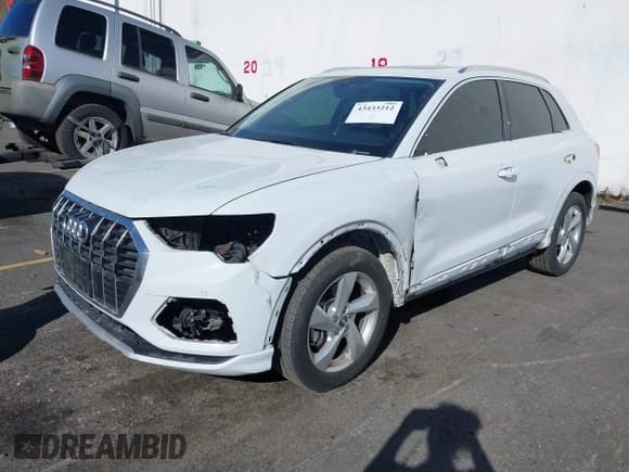 ✅ 2020 Audi Q3 Premium Plus • VIN: WA1BECF36L1086470 • Lot: 43433212. Listed on IAAI with 67,245 mi. Free auction sales archive from the USA and detailed vehicle history report at DreamBid. Image 2.