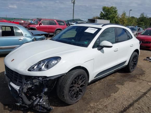 ✅ 2017 Porsche Macan • VIN: WP1AA2A57HLB80948 • Lot: 43350280. Wystawiony na IAAI z przebiegiem 102 970 mil. Bezpłatny archiwum sprzedaży aukcyjnych z USA i szczegółowy raport historii pojazdu na DreamBid. Zdjęcie 2.