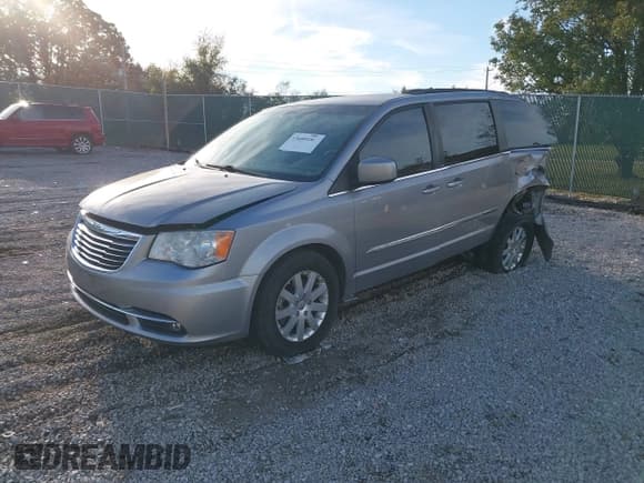 ✅ 2013 Chrysler Town & Country Touring • VIN: 2C4RC1BG1DR736696 • Лот: 43608920. Опубликован ранее на IAAI с пробегом 125 306 миль. Бесплатный доступ к архиву аукционных продаж из США и подробный отчёт об истории автомобиля на DreamBid. Изображение 2.