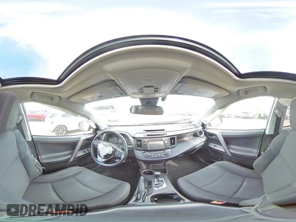 ✅ 2018 Toyota RAV4 XLE • VIN: 2T3RFREV3JW774612 • Лот: 91509695. Опубликован ранее на Copart с пробегом 84 353 миль. Бесплатный доступ к архиву аукционных продаж из США и подробный отчёт об истории автомобиля на DreamBid. Изображение 15.