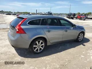 ✅ 2016 Volvo V60 T5 Drive-E Premier • VIN: YV140MEK5G1290205 • Lot: 47302894. Listed on Copart with 106,768 mi. Free auction sales archive from the USA and detailed vehicle history report at DreamBid. Image 3.