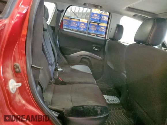 ✅ 2012 Mitsubishi Outlander SE • VIN: JA4AS3AW4CU001923 • Lot: 70330735. Wystawiony na Copart z przebiegiem 202 781 mil. Bezpłatny archiwum sprzedaży aukcyjnych z USA i szczegółowy raport historii pojazdu na DreamBid. Zdjęcie 11.