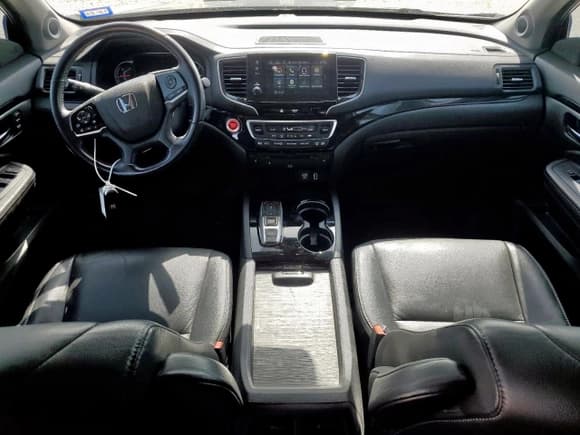 ✅ 2019 Honda Pilot Touring 7-Passenger • VIN: 5FNYF5H66KB028607 • Lot: 63397105. Listed on Copart with 67,627 mi. Free auction sales archive from the USA and detailed vehicle history report at DreamBid. Image 8.