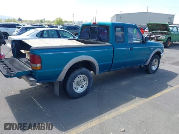 ✅ 1994 Ford Ranger Splash • VIN: 1FTCR15X8RPB51199 • Lot: 42123779. Listed on IAAI with 203,940 mi. Free auction sales archive from the USA and detailed vehicle history report at DreamBid. Image 4.