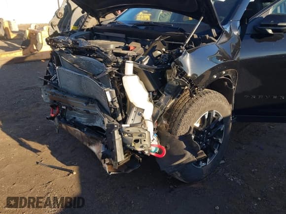 ✅ 2024 Chevrolet Traverse AWD Z71 • VIN: 1GNEVJKS8RJ215829 • Lot: 43407737. Wystawiony na IAAI z przebiegiem 18 354 mil. Bezpłatny archiwum sprzedaży aukcyjnych z USA i szczegółowy raport historii pojazdu na DreamBid. Zdjęcie 6.