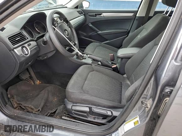 ✅ 2016 Volkswagen Passat S • VIN: 1VWAT7A33GC041693 • Lot: 94745355. Listed on Copart with 131,116 mi. Free auction sales archive from the USA and detailed vehicle history report at DreamBid. Image 7.