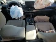 ✅ 2024 Honda CR-V EX-L • VIN: 2HKRS4H73RH410561 • Lot: 86644945. Wystawiony na Copart z przebiegiem 22 952 mil. Bezpłatny archiwum sprzedaży aukcyjnych z USA i szczegółowy raport historii pojazdu na DreamBid. Zdjęcie 8.