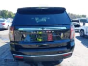 ✅ 2023 Chevrolet Suburban LT • VIN: 1GNSKCKD4PR442054 • Lot: 43124100. Wystawiony na IAAI z przebiegiem 23 096 mil. Bezpłatny archiwum sprzedaży aukcyjnych z USA i szczegółowy raport historii pojazdu na DreamBid. Zdjęcie 17.