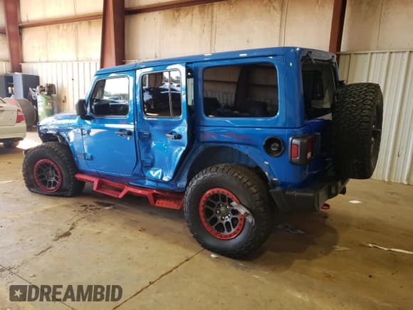 ✅ 2022 Jeep Wrangler Unlimited Sport S • VIN: 1C4HJXDG3NW255701 • Lot: 83847474. Wystawiony na Copart z przebiegiem 35 689 mil. Bezpłatny archiwum sprzedaży aukcyjnych z USA i szczegółowy raport historii pojazdu na DreamBid. Zdjęcie 2.