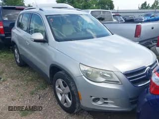 ✅ 2010 Volkswagen Tiguan S • VIN: WVGAV7AX9AW520850 • Lot: 42599538. Listed on IAAI with 123,433 mi. Free auction sales archive from the USA and detailed vehicle history report at DreamBid. Image 1.