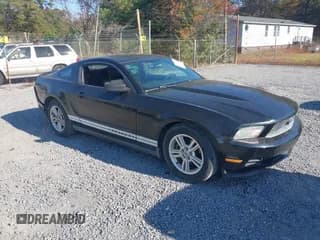 ✅ 2012 Ford Mustang V6 • VIN: 1ZVBP8AM0C5238214 • Lot: 43722419. Wystawiony na IAAI z przebiegiem 180 969 mil. Bezpłatny archiwum sprzedaży aukcyjnych z USA i szczegółowy raport historii pojazdu na DreamBid. Zdjęcie 1.