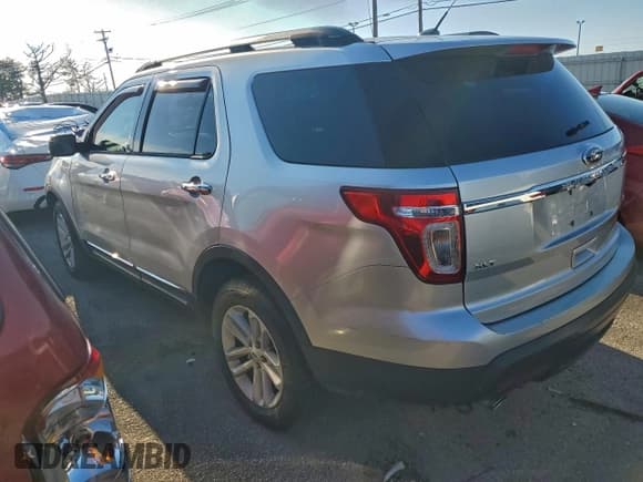 ✅ 2013 Ford Explorer XLT • VIN: 1FM5K8D88DGC15424 • Лот: 93881085. Опубликован ранее на Copart с пробегом 219 752 миль. Бесплатный доступ к архиву аукционных продаж из США и подробный отчёт об истории автомобиля на DreamBid. Изображение 2.