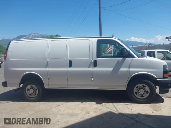 ✅ 2019 Chevrolet Express Cargo • VIN: 1GCWGAFP9K1370862 • Lot: 42410939. Listed on IAAI with 83,319 mi. Free auction sales archive from the USA and detailed vehicle history report at DreamBid. Image 13.
