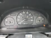 ✅ 1998 Chevrolet Metro • VIN: 2C1MR2262W6709093 • Лот: 73100104. Опубликован ранее на Copart с пробегом 194 097 миль. Бесплатный доступ к архиву аукционных продаж из США и подробный отчёт об истории автомобиля на DreamBid. Изображение 9.