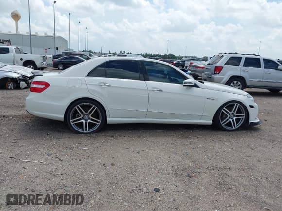 ✅ 2011 Mercedes-Benz E 550 Luxury • VIN: WDDHF7CB0BA290489 • Lot: 42722236. Listed on IAAI with 128,395 mi. Free auction sales archive from the USA and detailed vehicle history report at DreamBid. Image 13.