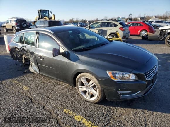 ✅ 2015 Volvo V60 T5 Premier • VIN: YV1612SK4F1221129 • Lot: 84653804. Listed on Copart with 70,267 mi. Free auction sales archive from the USA and detailed vehicle history report at DreamBid. Image 4.