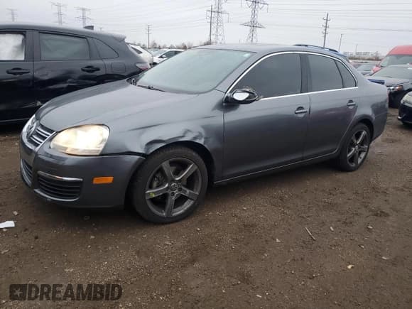 ✅ 2010 Volkswagen Jetta SE • VIN: 3VWRZ7AJ6AM045131 • Lot: 93412405. Listed on Copart with 151,915 mi. Free auction sales archive from the USA and detailed vehicle history report at DreamBid. Image 1.