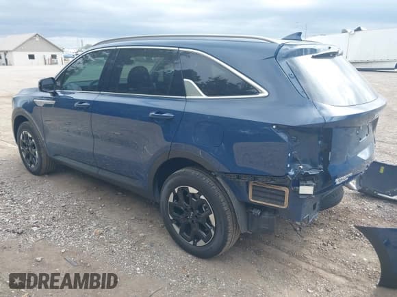 ✅ 2025 Kia Sorento S • VIN: 5XYRLDJC6SG327675 • Lot: 43388011. Listed on IAAI with 23,092 mi. Free auction sales archive from the USA and detailed vehicle history report at DreamBid. Image 3.
