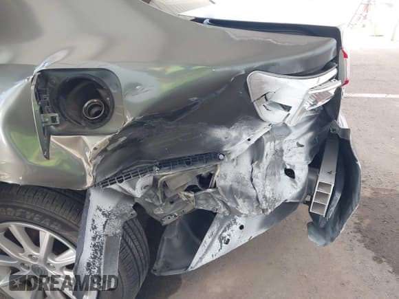 ✅ 2012 Toyota Camry LE • VIN: 4T4BF1FK5CR160850 • Lot: 43503559. Wystawiony na IAAI z przebiegiem 133 188 mil. Bezpłatny archiwum sprzedaży aukcyjnych z USA i szczegółowy raport historii pojazdu na DreamBid. Zdjęcie 11.