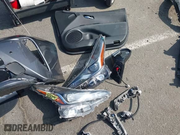 2022 Toyota Prius L Eco z VIN JTDKAMFU8N3173343, wystawiony jako IAAI lot #43008600 z przebiegiem 46 161 mil mil oraz . Historia ofert i sprzedaży dostępna na DreamBid. Obrazek 18.