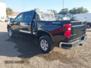 ✅ 2025 Chevrolet Silverado 1500 LT • VIN: 1GCUKDED0SZ120054 • Lot: 43762656. Wystawiony na IAAI z przebiegiem 8 797 mil. Bezpłatny archiwum sprzedaży aukcyjnych z USA i szczegółowy raport historii pojazdu na DreamBid. Zdjęcie 3.