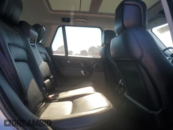 ✅ 2019 Land Rover Range Rover HSE • VIN: SALGS2SV2KA521028 • Lot: 85659095. Listed on Copart with 119,167 mi. Free auction sales archive from the USA and detailed vehicle history report at DreamBid. Image 11.